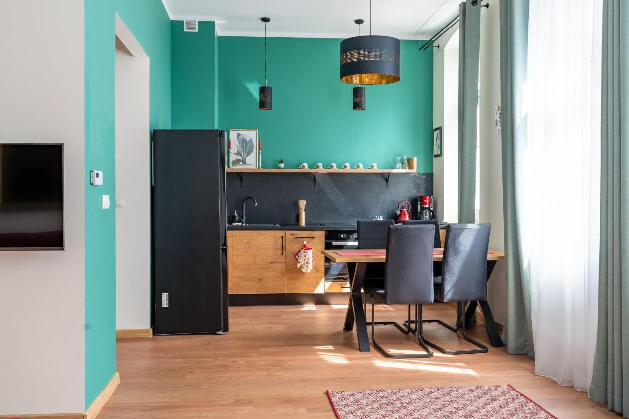 Apartament Inspirujacy - Z Prywatnym Monitorowanym Parkingiem - 4 Osobowy - Space Apart Jelenia Gora Exterior photo